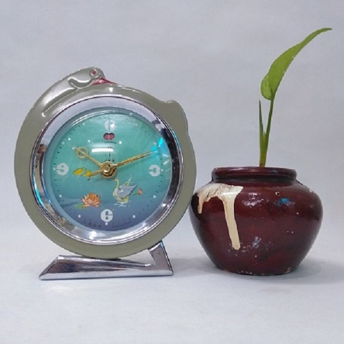 Đồng hồ để bàn báo thức cơ cót DH001