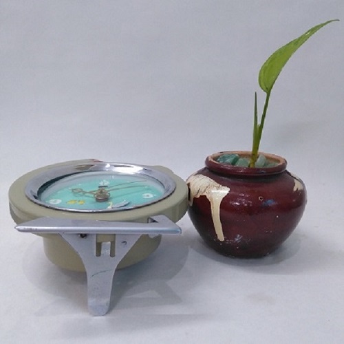 Đồng hồ để bàn báo thức cơ cót DH001