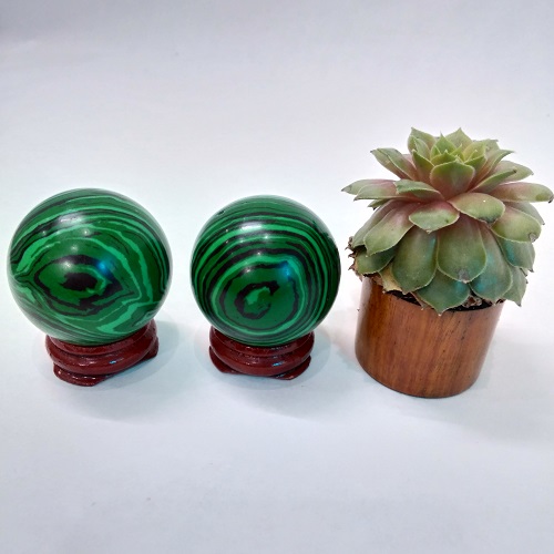 Quả cầu đá lông công Malachite