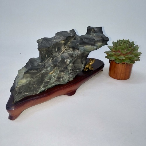 Đá cảnh tự nhiên Suiseki SK005