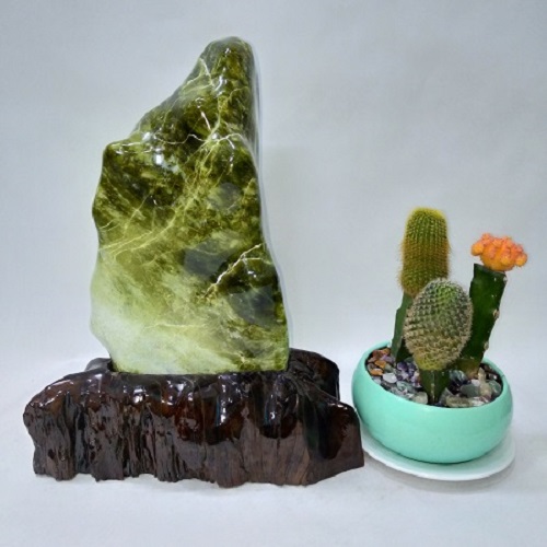 Đá Serpentine phong thủy dáng núi
