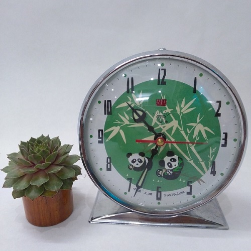 Đồng hồ để bàn báo thức cơ cót DH008