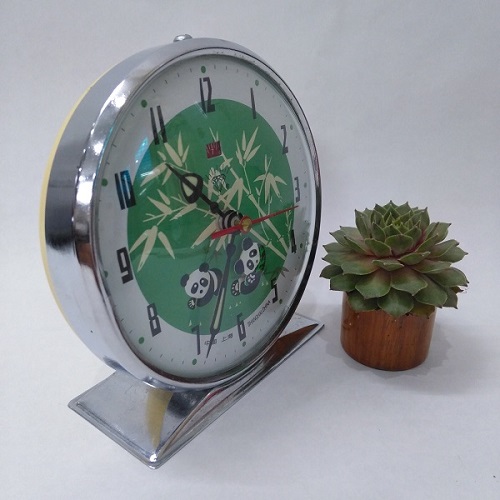 Đồng hồ để bàn báo thức cơ cót DH008