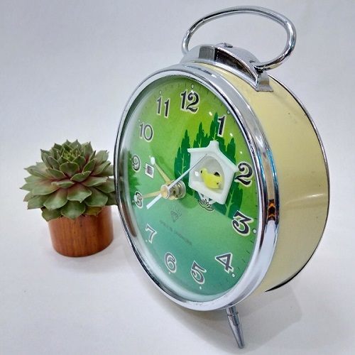 Đồng hồ để bàn báo thức cơ cót DH016