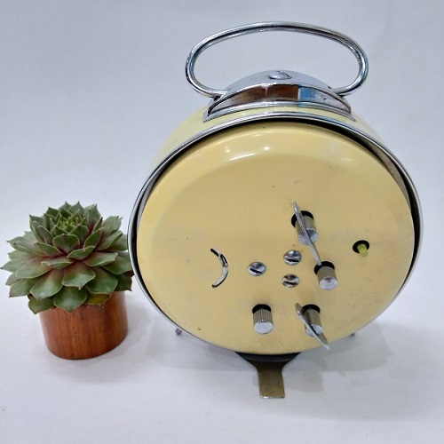 Đồng hồ để bàn báo thức cơ cót DH016