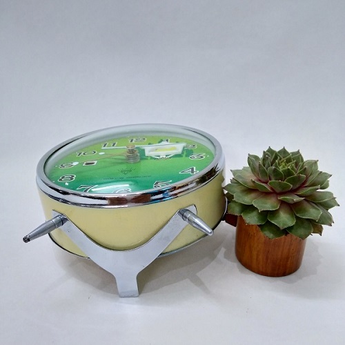 Đồng hồ để bàn báo thức cơ cót DH016