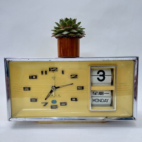 Đồng hồ cơ để bàn DH017