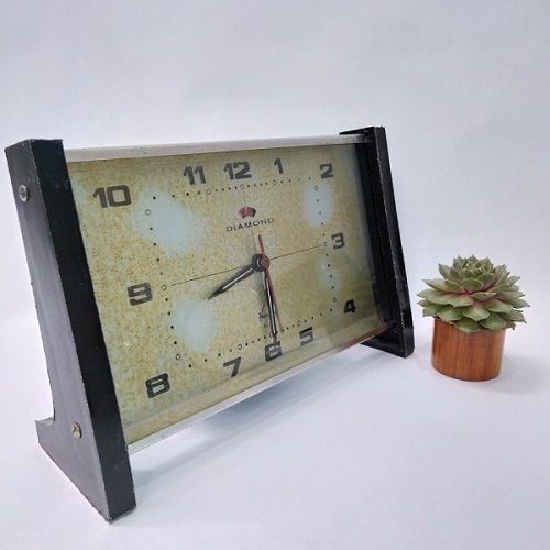 Đồng hồ để bàn báo thức cơ cót DH021