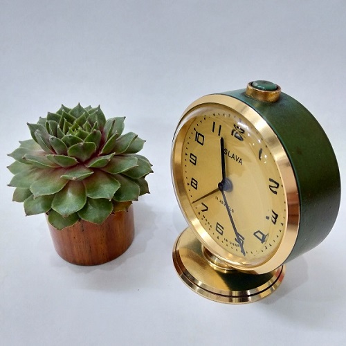 Đồng hồ để bàn báo thức cơ cót DH023