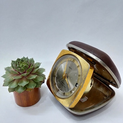 Mua Đồng hồ để bàn hiệu RHYTHM - JAPAN CRH224NR06 (31.3 x 25.8 x 19.3cm) |  Tiki