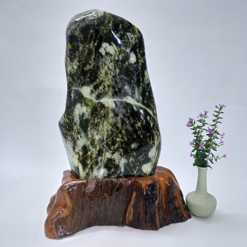 Cây đá phong thủy ngọc serpentine