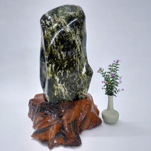 Cây đá phong thủy ngọc serpentine