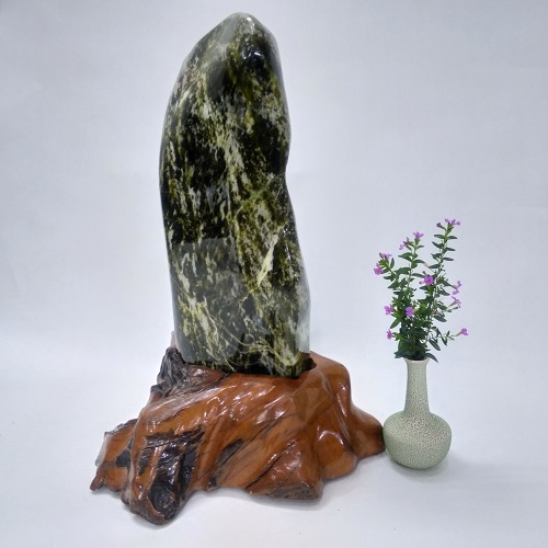 Cây đá phong thủy ngọc serpentine